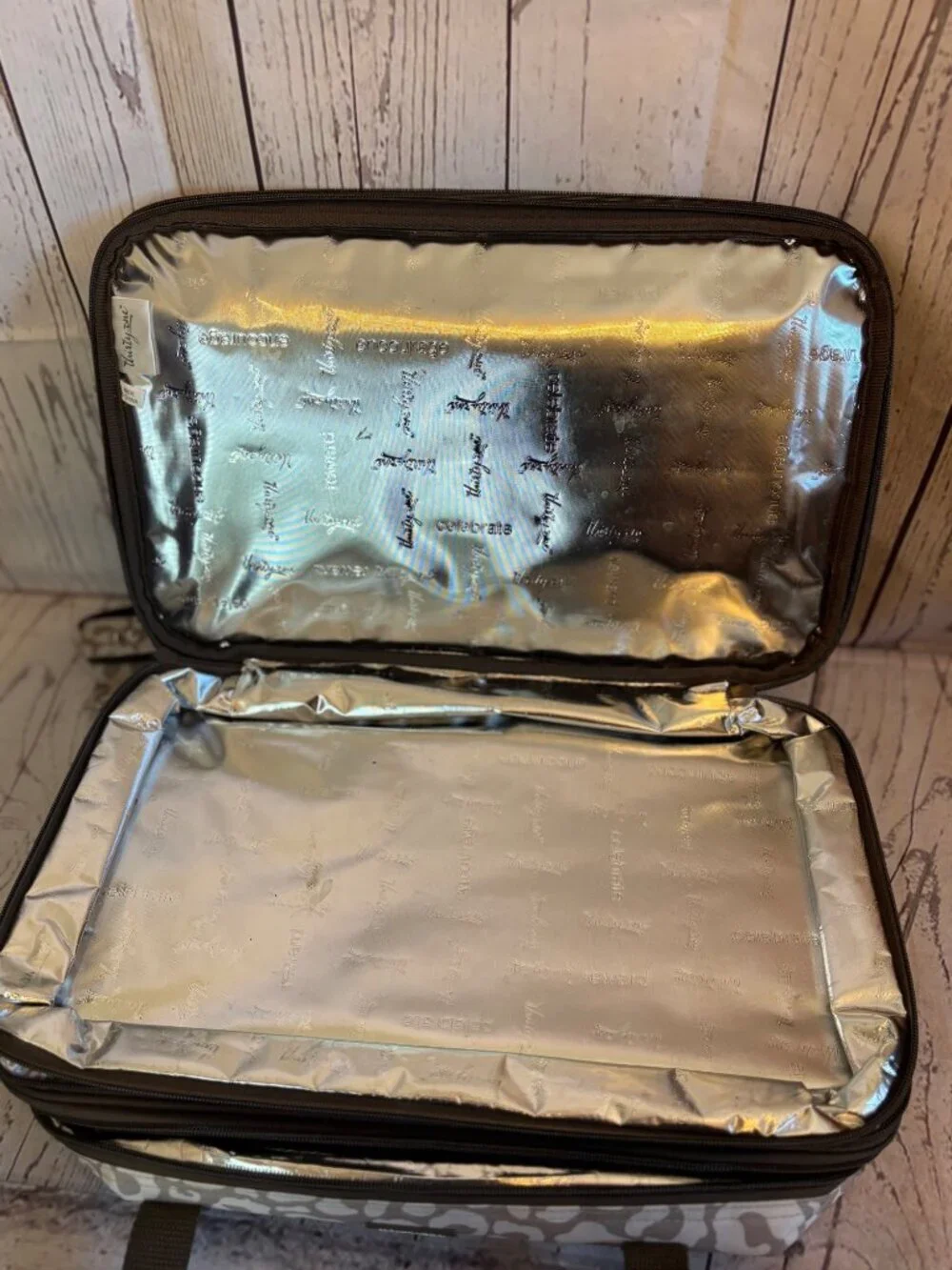 Thirty One Bon Appetite Tan & Beige Insulted Casserole Travel Holder Potlucks Pi